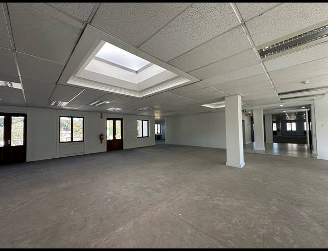 1,315M² OFFICE TO LET IN SANDTON CENTRAL